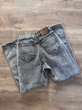 ☾ 80’s classic acid wash gray high waisted Lee jeans